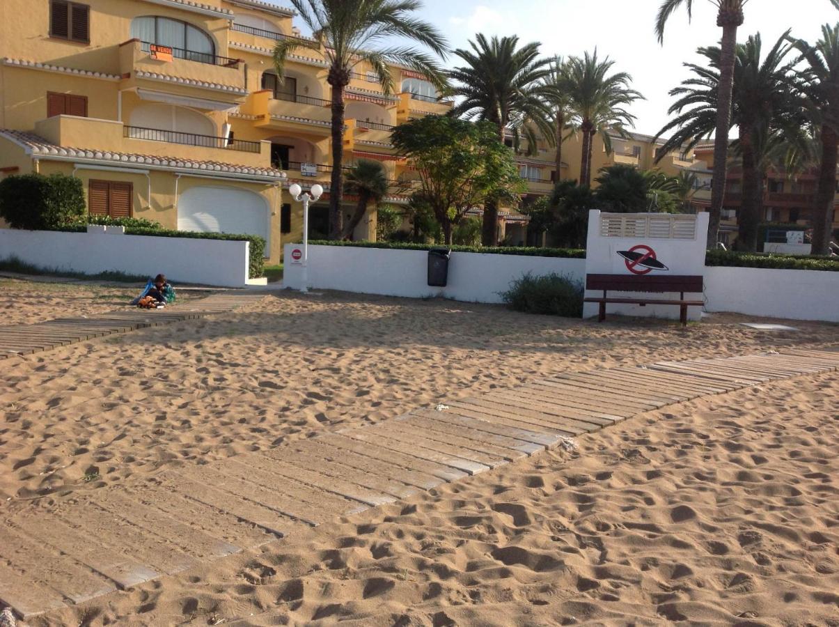 Urbanizacion Primera Linea De Playa Denia Exterior foto
